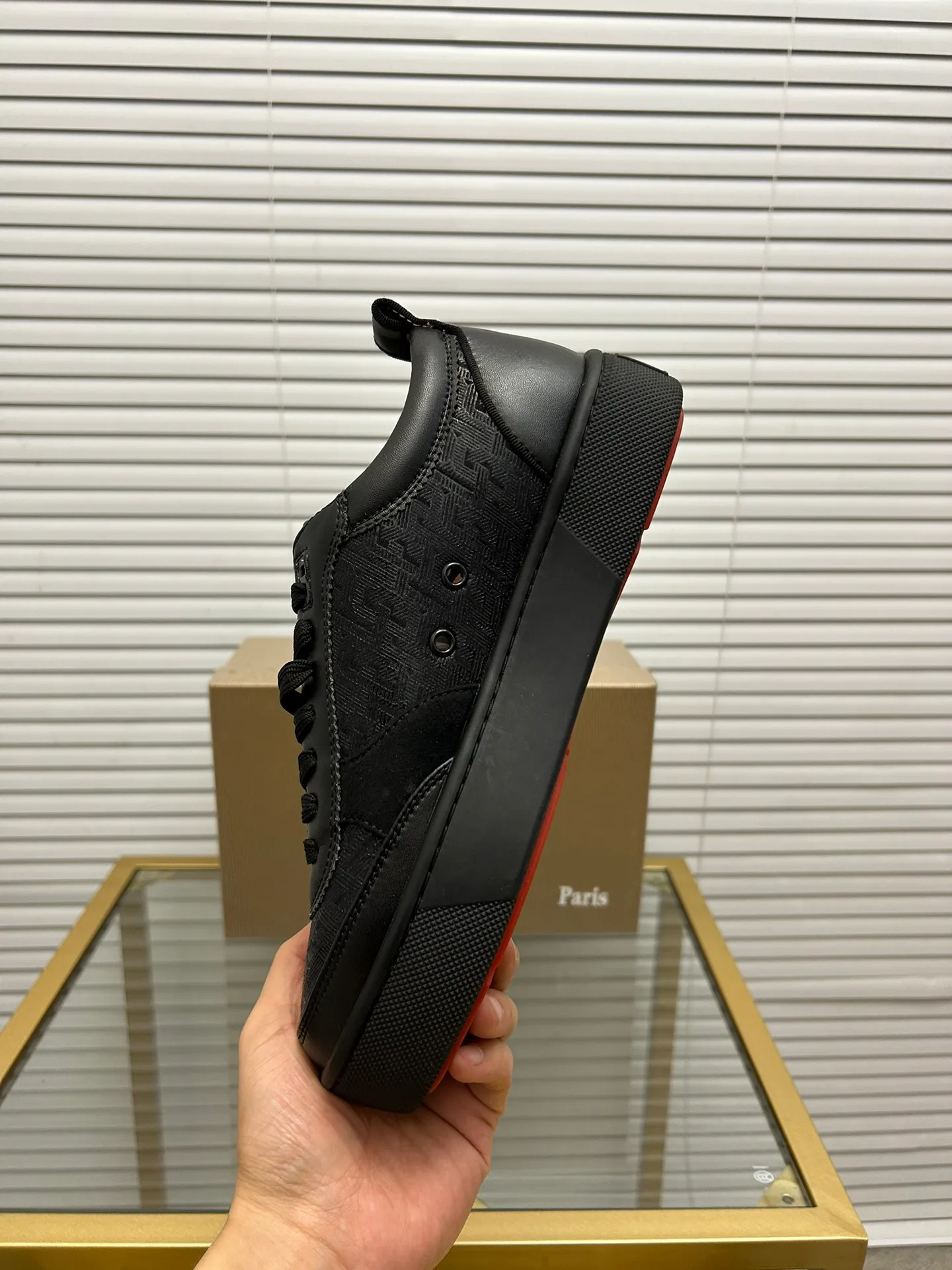 (Customized model) Ex-factory price is 600. christian louboutin (CL red sole shoes) counter series, casual sneakers for couples 📢 📢 📢 Exclusive hot style release 🎈🎈💪 Movable latex feet 👻 Finished outsole line [Proud] 😝Female 35-40# Male 38#-46, global supply😝 [Top version]: Original imported genuine leather upper, top original leather lining, original molded TPU outsole, original 1:1 detail processing, original shoe last,